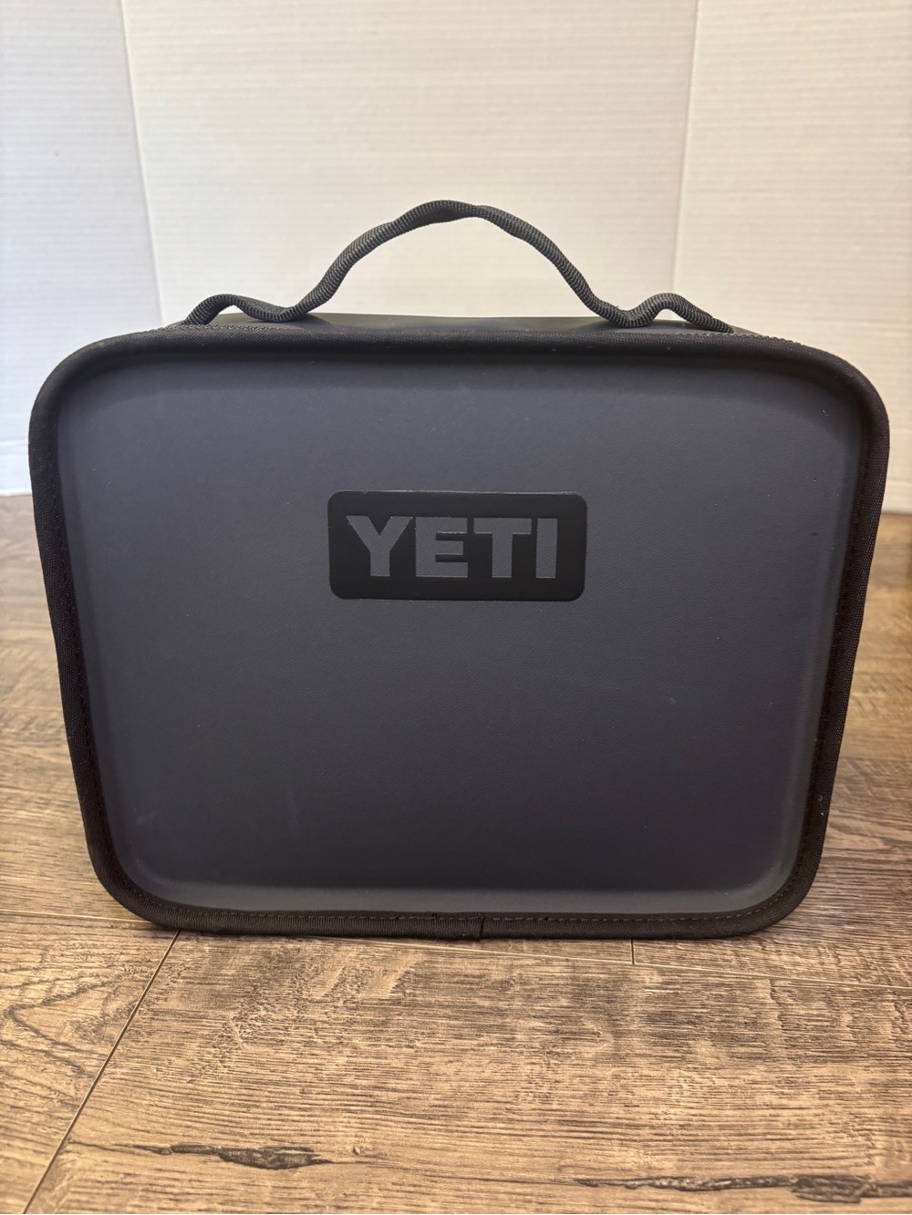 YETI Daytrip Lunch Box – Insulated, Zip Closure Charcoal Color Outdoor Gear